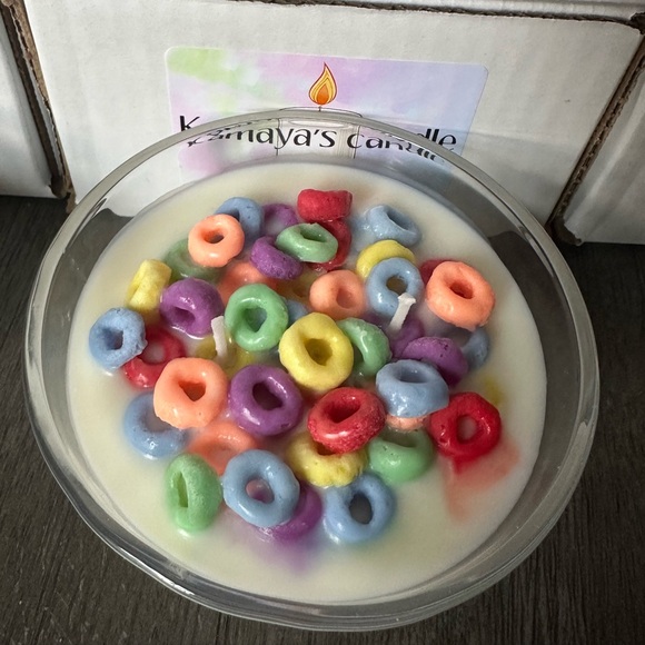I’m a homebasecandle maker an these are my fruit loop cereal bowl candles - Picture 2 of 4